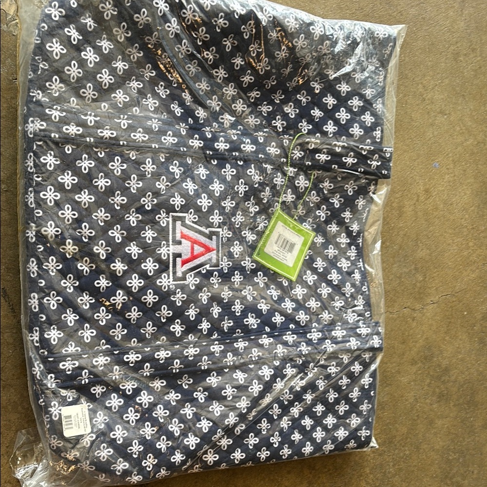 Vera Bradley Navy and White Floral Tote. Arizona wildcats